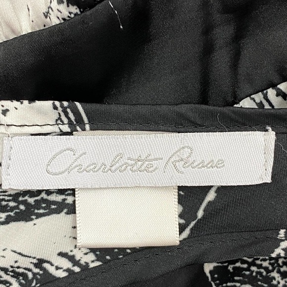 CHARLOTTE Russe Layered Floral Sleeveless Blouse - Picture 10 of 10